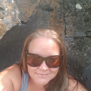 Meet your Posher, Jillian